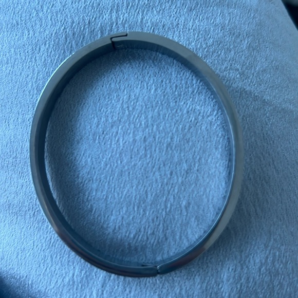 Metal bracelet screw motif - Picture 4 of 8